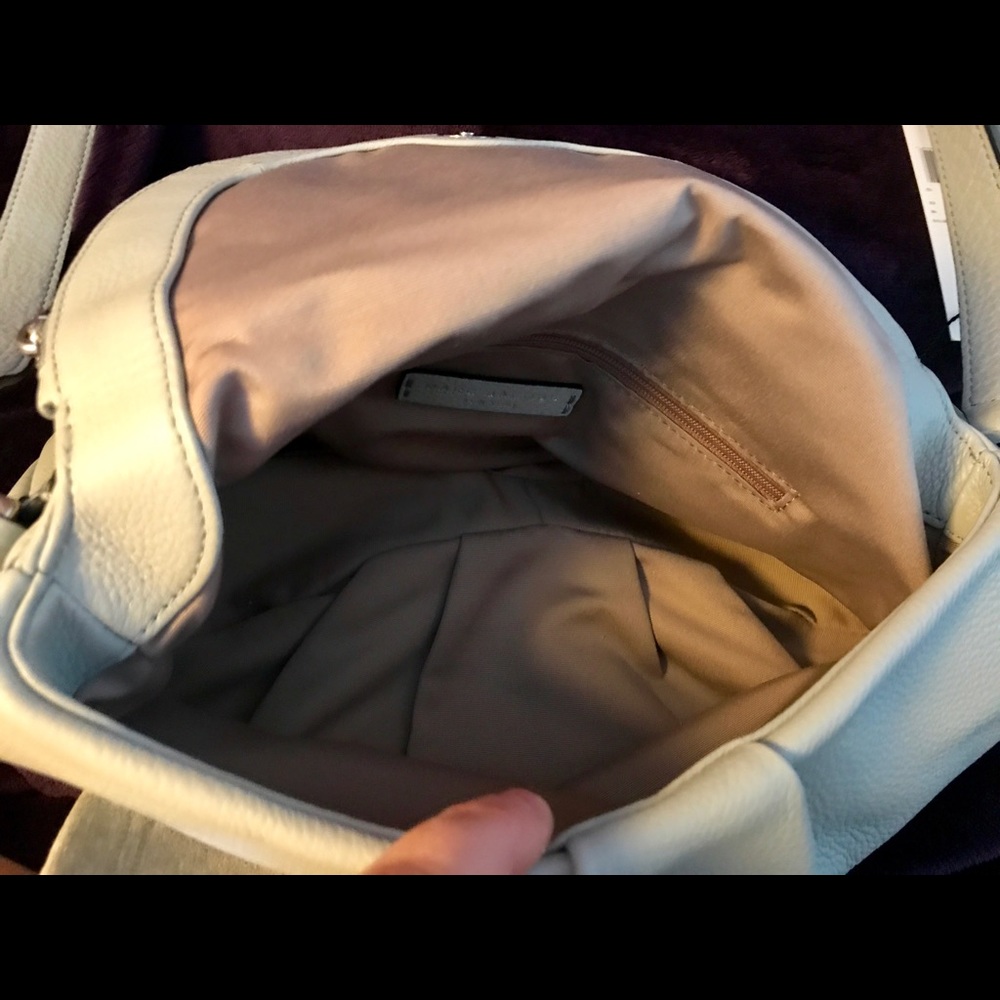 Marc Jacobs Classic Leather Messenger Bag - Picture 6 of 8